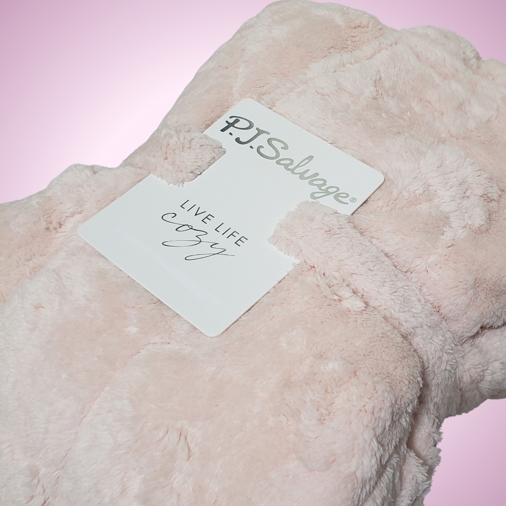 PJ SALVAGE Robe Medium Faux Fur Floral Let's Get Cozy Embossed Hooded Pink Pearl - Picture 3 of 5